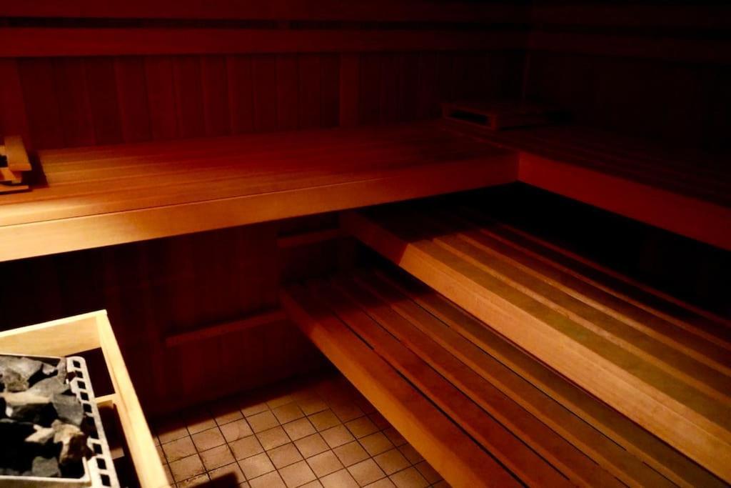 Helle Kellerwohnung Im Gruenen Mit Sauna Colónia Exterior foto